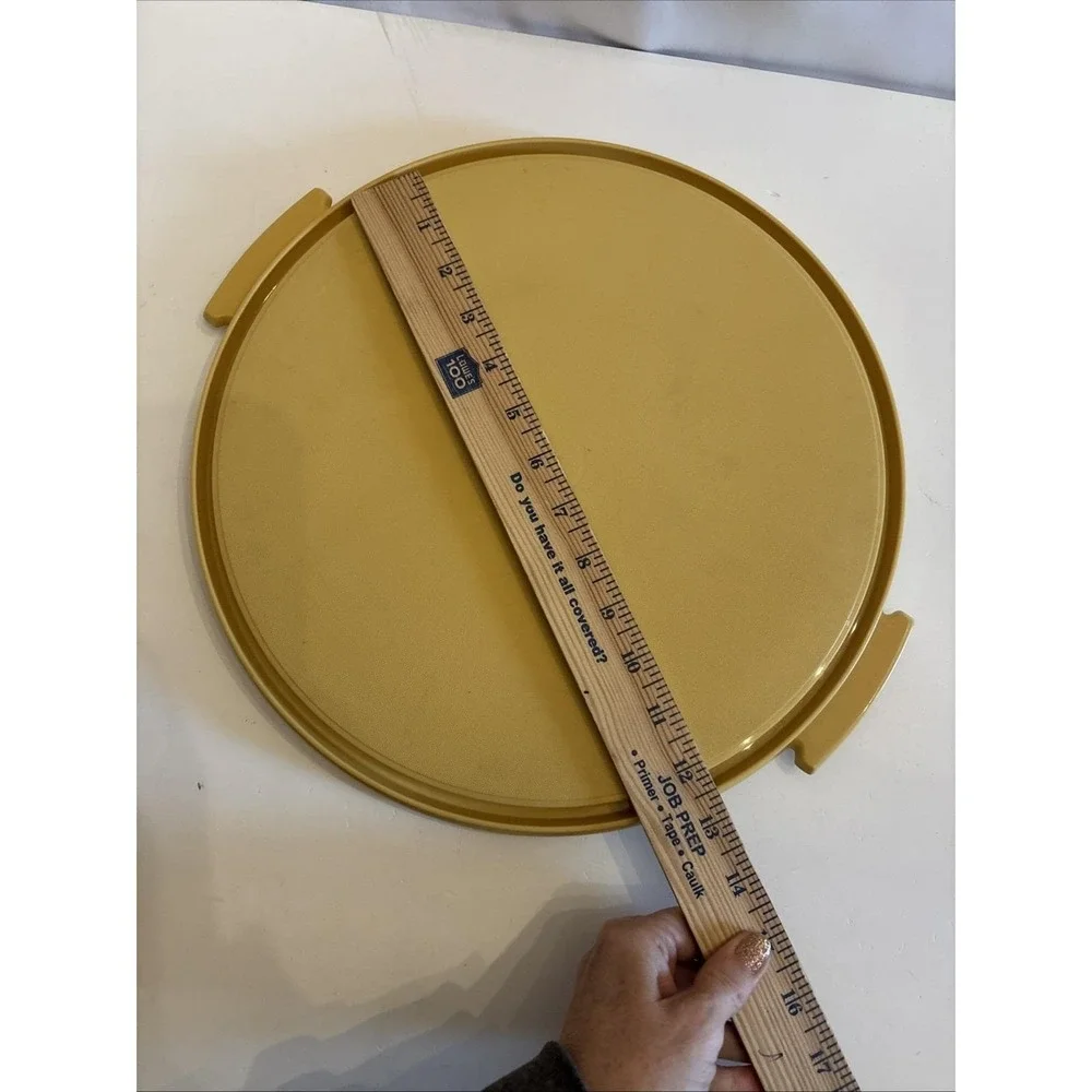 Tupperware Round Cake Carrier Gold W/Lid 1256-4 12